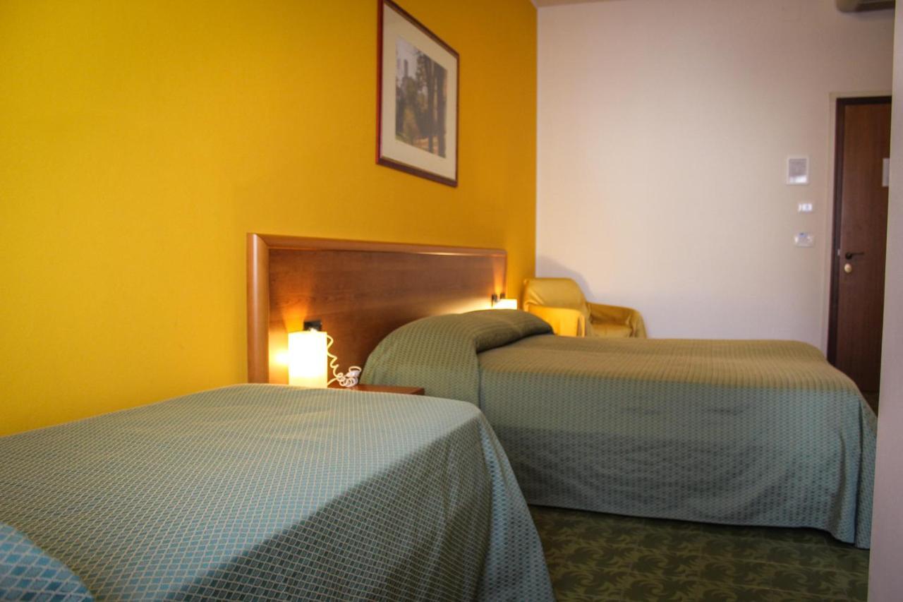 Hotel Centrale Este Zewnętrze zdjęcie