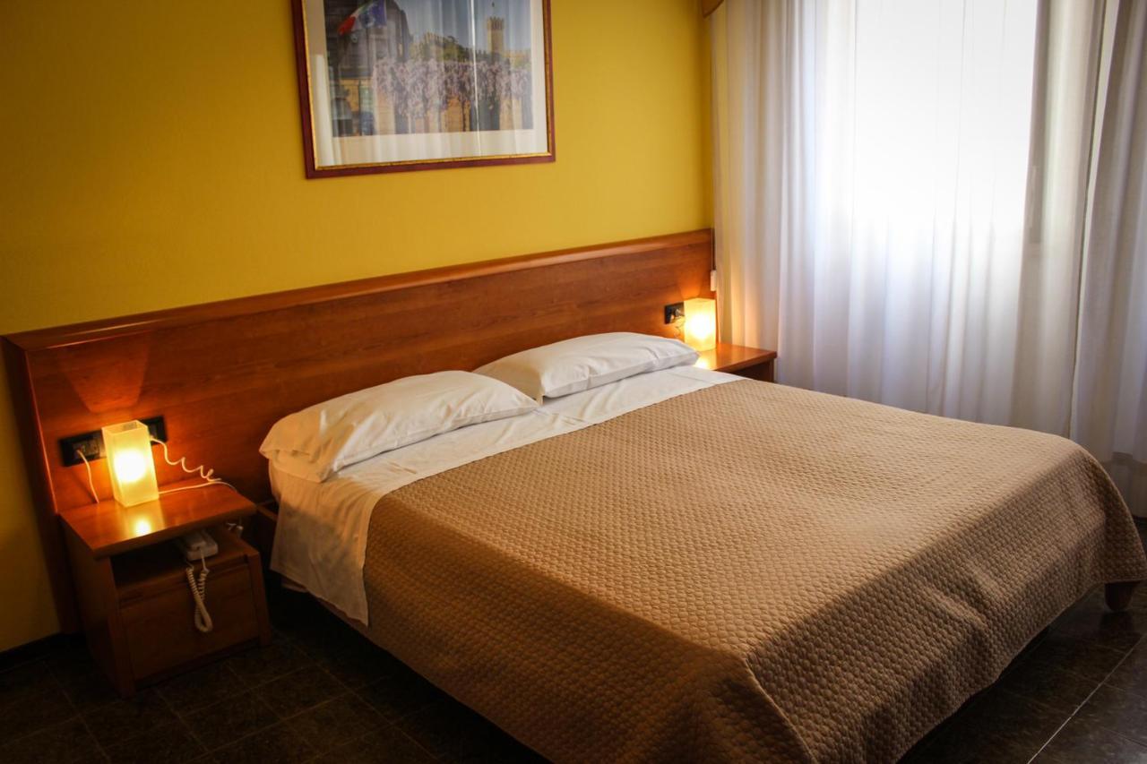 Hotel Centrale Este Zewnętrze zdjęcie