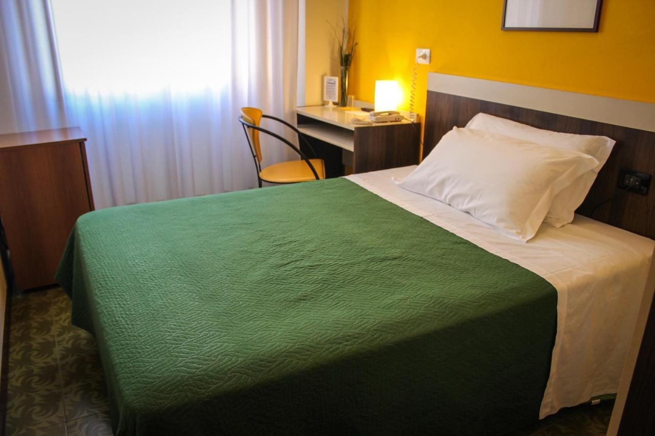 Hotel Centrale Este Zewnętrze zdjęcie
