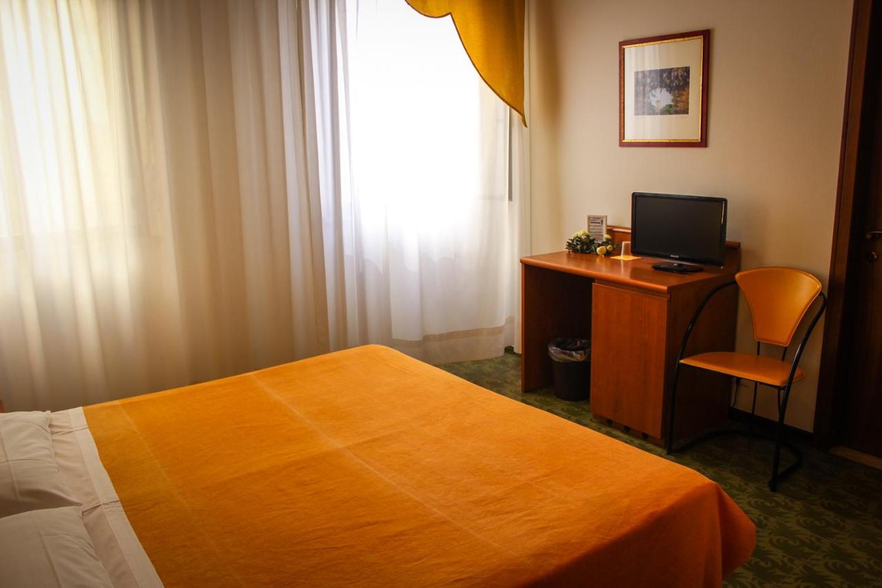 Hotel Centrale Este Zewnętrze zdjęcie