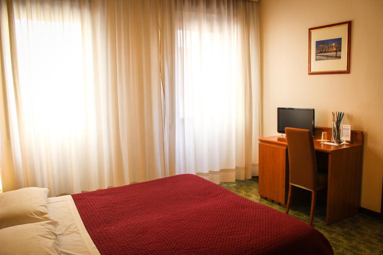 Hotel Centrale Este Zewnętrze zdjęcie